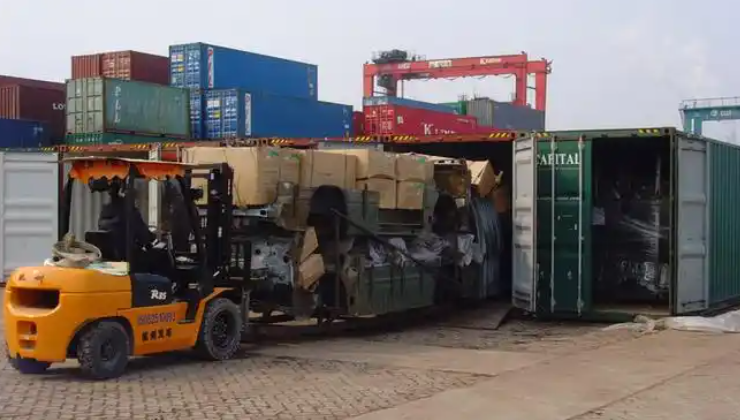 海内海运中什么是客栈转运及港内装箱拆箱，，，，，，，流程是怎么样的？？？？？？？？